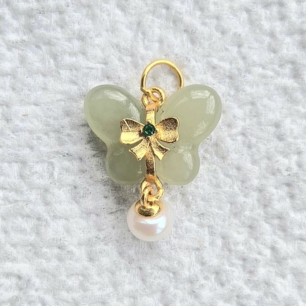 Jade Butterfly Gold Plated Pendant With Pearl Drop - NWOT